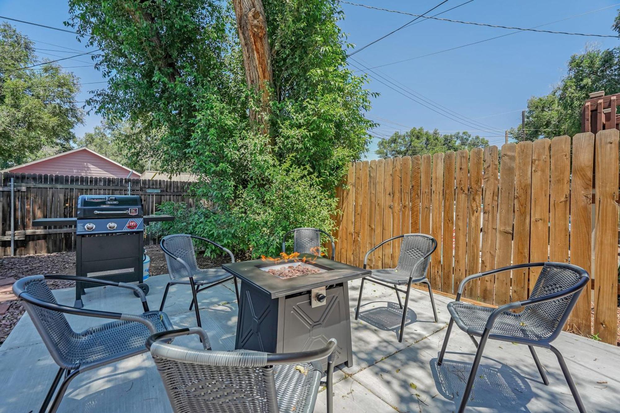 הוילה קולורדו ספרינגס Neighborly Heights - Downtown King Bbq Fire Pit מראה חיצוני תמונה